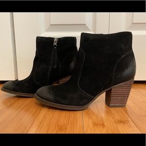 New in box Sam Edelman Mari booties in black suede Sz 8